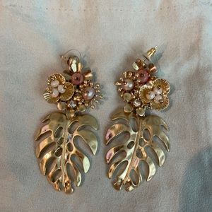 Tommy Bahama earrings